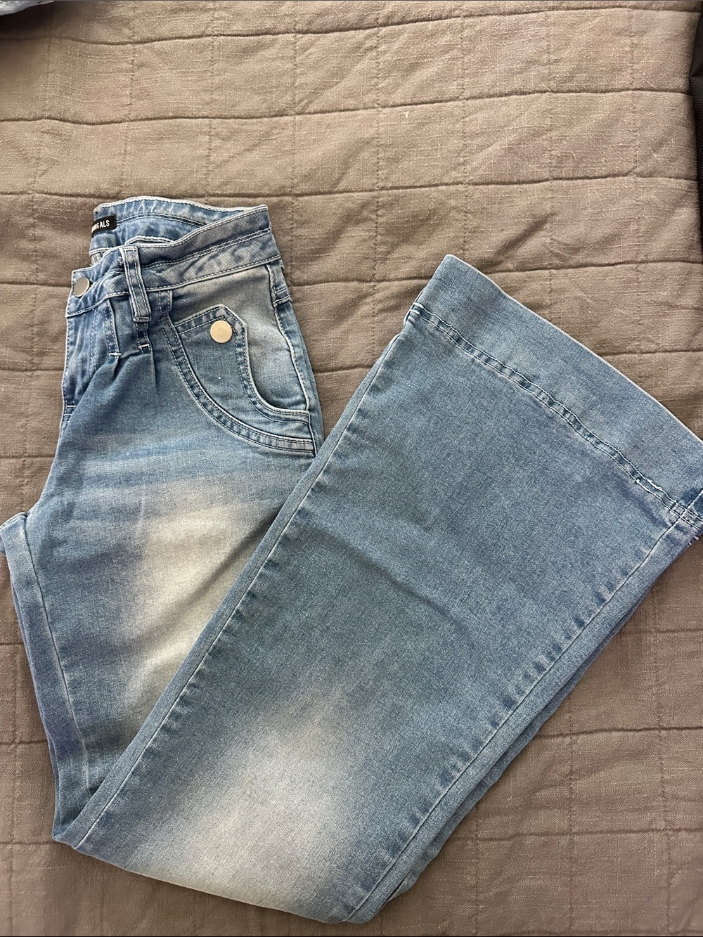 Flamingoals High-Rise Light Blue Washed Jeans